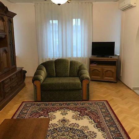 Gabor Pal 1 Apartman 2 Szoba Dunafoldvar Екстериор снимка