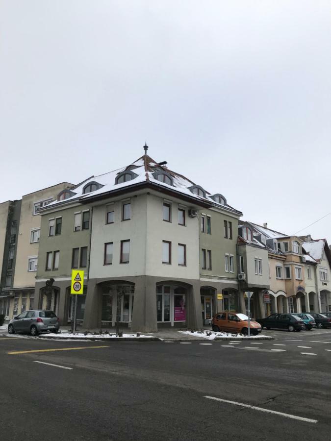 Gabor Pal 1 Apartman 2 Szoba Dunafoldvar Екстериор снимка